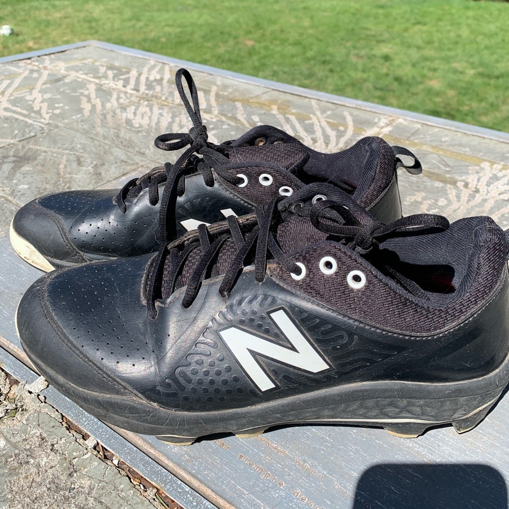 Women’s New Balance Fresh Foam Velo 2 Softball Cleats